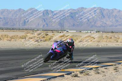 media/Jan-10-2025-CVMA Friday Practice (Fri) [[489e0da257]]/Group 4 and Trackday/Session 2 (Turn 4 Inside)/